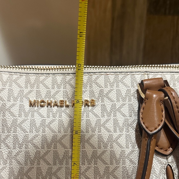 Michael Kors Large Sierra Satchel - Picture 8 of 9